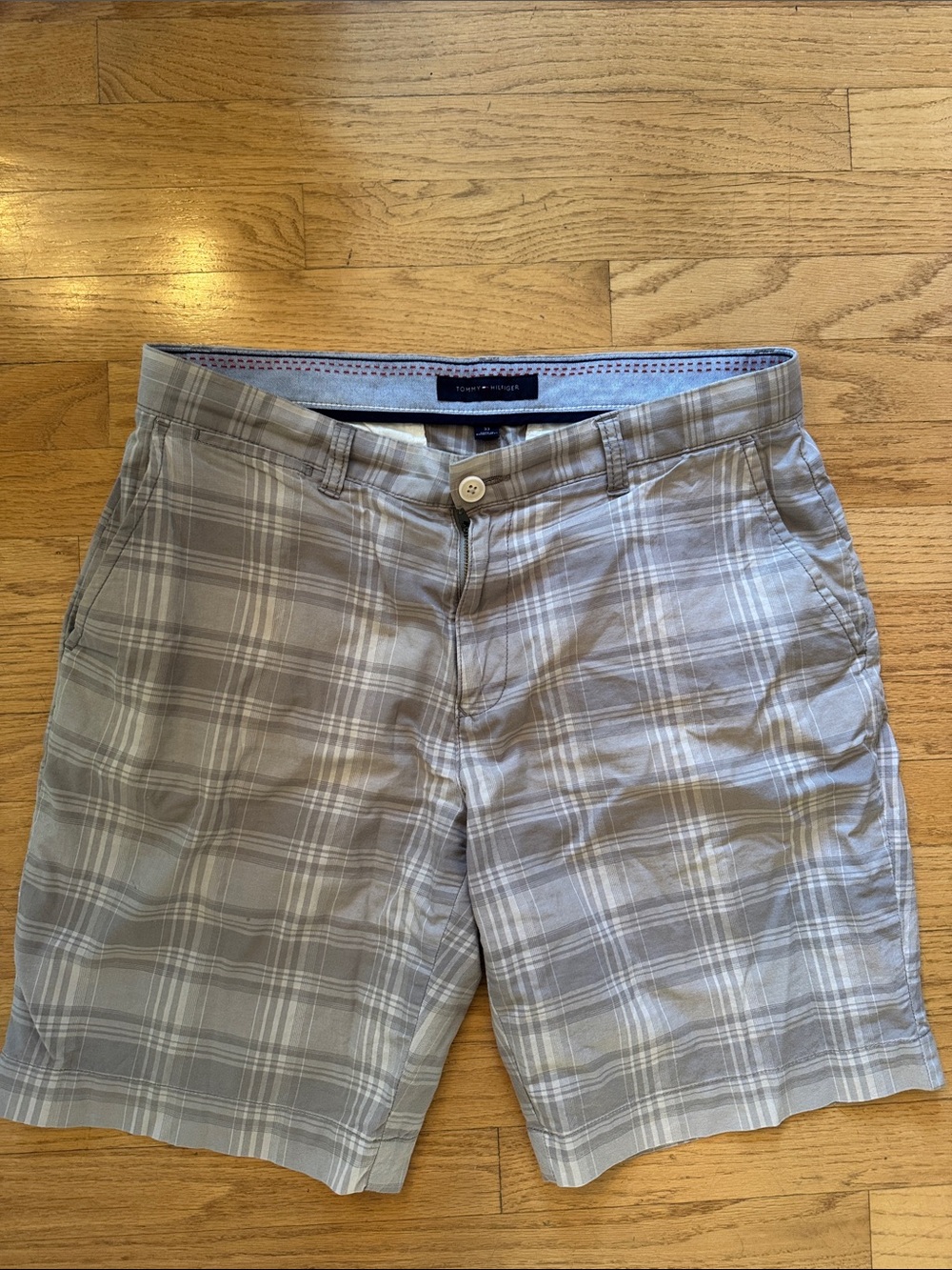 Tommy Hilfiger Light Gray Plaid Men's Flat Front Shorts